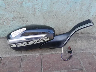 Peugeot 208 right side view Mirror for sale