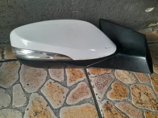 Hyundai Elantra right side view Mirror for sale