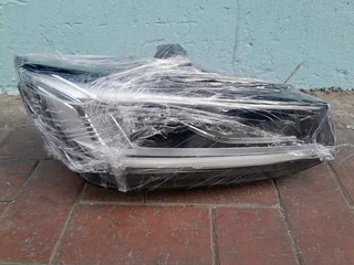 Audi Q2 right side xenon headlight/head light for sale