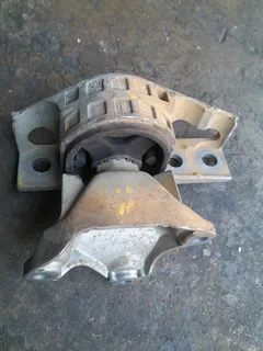 Nissan Magnite Gearbox Mounting/Mount/Bracket for sale
