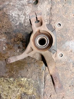 Renault Kwid right side Hub (stub axle and bearing) for sale