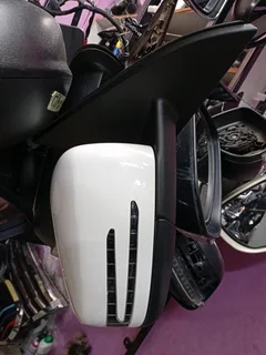 Mercedes-Benz C-Class W204 right side view Mirror for sale