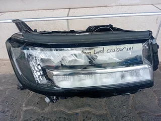 Toyota Land Cruiser right side headlight/head light for sale