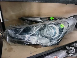 Hyundai Veloster left side headlight/head light for sale