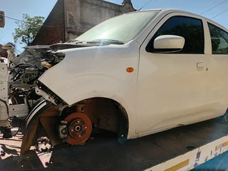 Toyota Vitz stripping for spares (parts) for sale