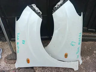 Toyota Vitz left and right side Fenders for sale