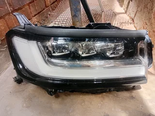Toyota Land Cruiser right side headlight/head light for sale