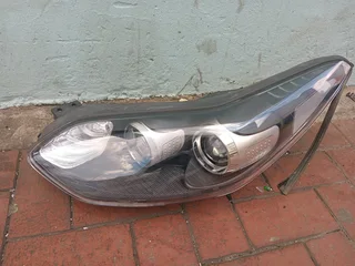 Kia Sportage left side headlight/head light for sale