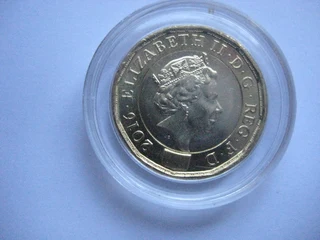 Coin -2016 UK 1 pound.