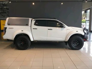Isuzu D-Max 3.0TD Arctic AT35 4x4 Double Cab - 2024 Model - Only 7700 Km - R235000.00 Extras Fitted