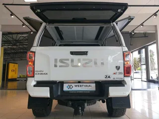 Isuzu D-Max 3.0TD Arctic AT35 4x4 Double Cab - 2024 Model - Only 7700 Km - R235000.00 Extras Fitted