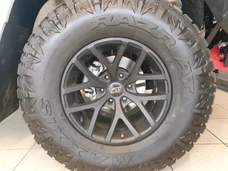 Isuzu D-Max 3.0TD Arctic AT35 4x4 Double Cab - 2024 Model - Only 7700 Km - R235000.00 Extras Fitted