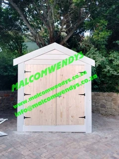 Wendy house &amp; Nutect house for sale