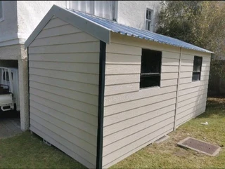 Wendy house &amp; Nutec house for sale