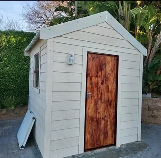Wendy house &amp; Nutect house for sale