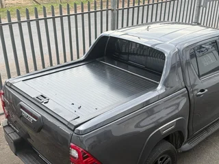 Securilid and moulded sports bar