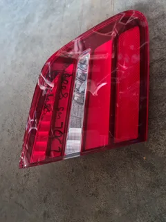 Mercedes B class tail light