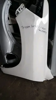 Toyota land cruiser fender