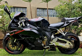 HONDA CBR 1000RR FIREBLADE