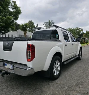 2012 NISSAN NAVARA 2.5 DCI 4X4 AUTOMATIC 140KW SPAIN SPEC
