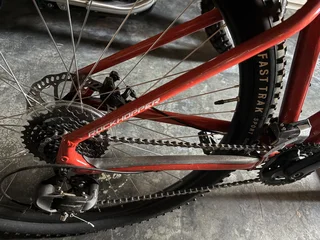 Specialized rockhopper barely used with stand!