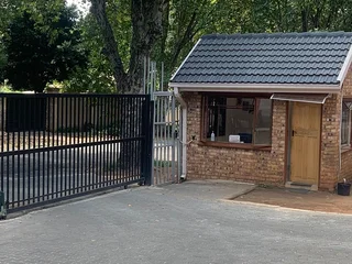 2 bedroom apartment in Afzelia Court De Vos Street Paarlshoop