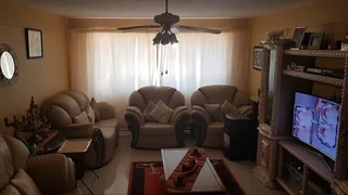 2 bedroom apartment in Afzelia Court De Vos Street Paarlshoop