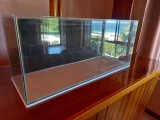 Aquarium  with lid