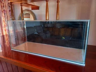 Aquarium  with lid