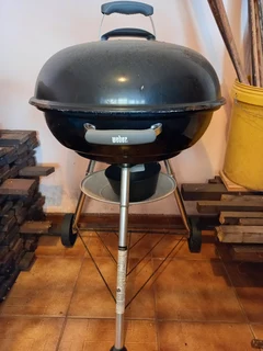Weber compact kettle braai 57cm.
