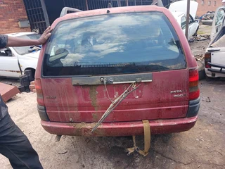 OPEL ASTRA STATION WAGON 2LT FUEL INJ SINGLE CAM STRIPPING FOR SPARES CALL FOR INFO