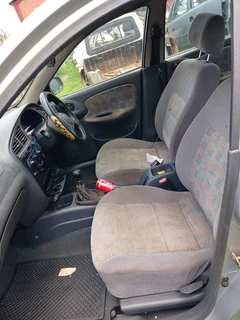 DAEWOO LANOS HATCHBACK  GOOD CONDITION FOR STRIPPING CALL FOR INFO