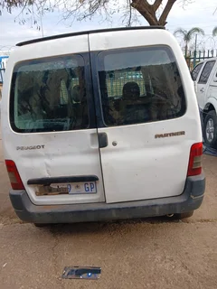 Peugeot Pathfinder for stripping call for info