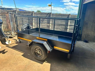 2.5m x 1.5m x 1.0m high UTILITY