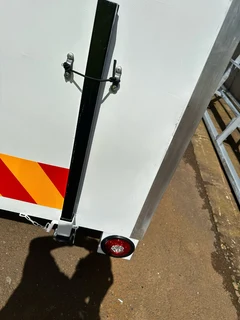 MOBILE SITE OFFICE: 6.0M X 2.5M X 2.0M HIGH