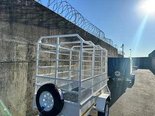 2.5m x 1.2m x 1.6m high SINGLE COW TRAILER