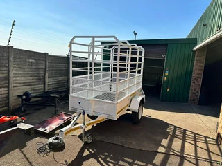 2.5m x 1.2m x 1.6m high SINGLE COW TRAILER