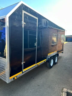 ENCLOSED CAR TRAILER