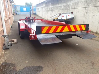 THE RED BEAUTY (CUSTOM-BUILT TRAILER)