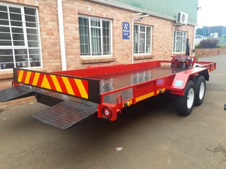 THE RED BEAUTY (CUSTOM-BUILT TRAILER)