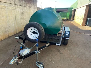 WATER TANK TRAILER (CUSTOM BUILT)