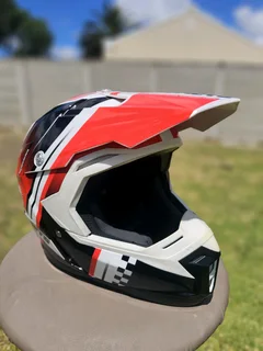 Helmet Mt