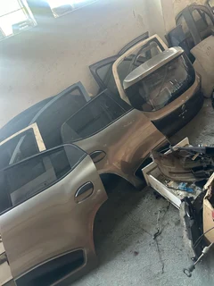 Renault kwid tailgate/boot and doors
