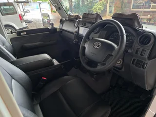Toyota Land Cruiser 79 4.5 D Single-Cab