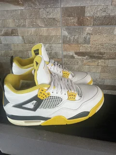 Air Jordan 4 Vivid Sulfur