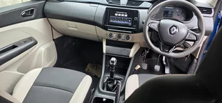 2021 Renault Triber MPV/Bus