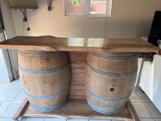 Wine casket bar with unique table top