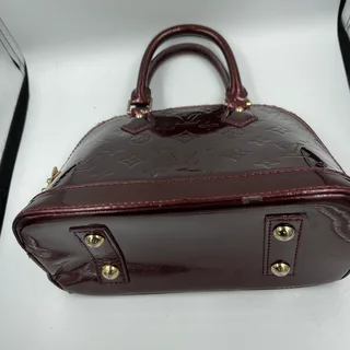 Handbag - Ad posted by Nobubele Thandi Mahlatsi Hlatshwayo