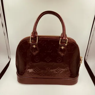 Handbag - Ad posted by Nobubele Thandi Mahlatsi Hlatshwayo