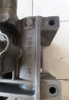 Mercedes benz w204 m271 oil pump for sale